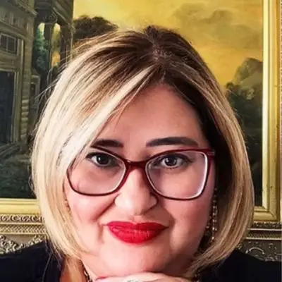 Dra. Debora Guimarães Barbosa